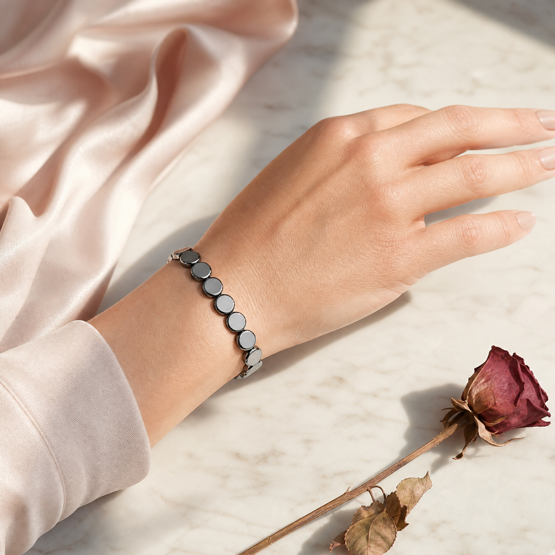 HEMATIX bracelet worn on the wrist